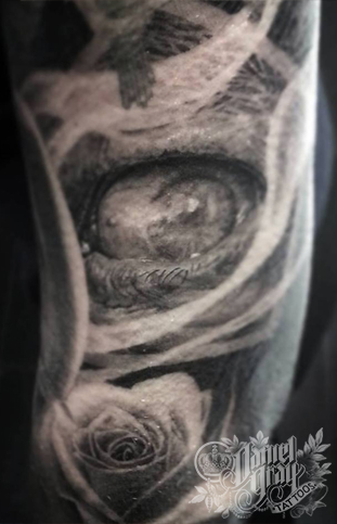 tell tale heart, eye, tattoo by cincinnati artist Daniel Gray